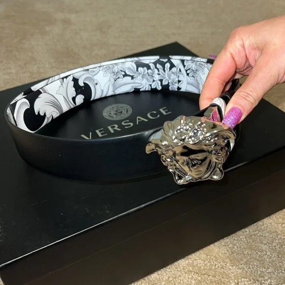 Reversible Versace belt - Picture 4 of 5
